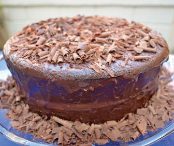 bolo de chocolate com cobertura de chocolate